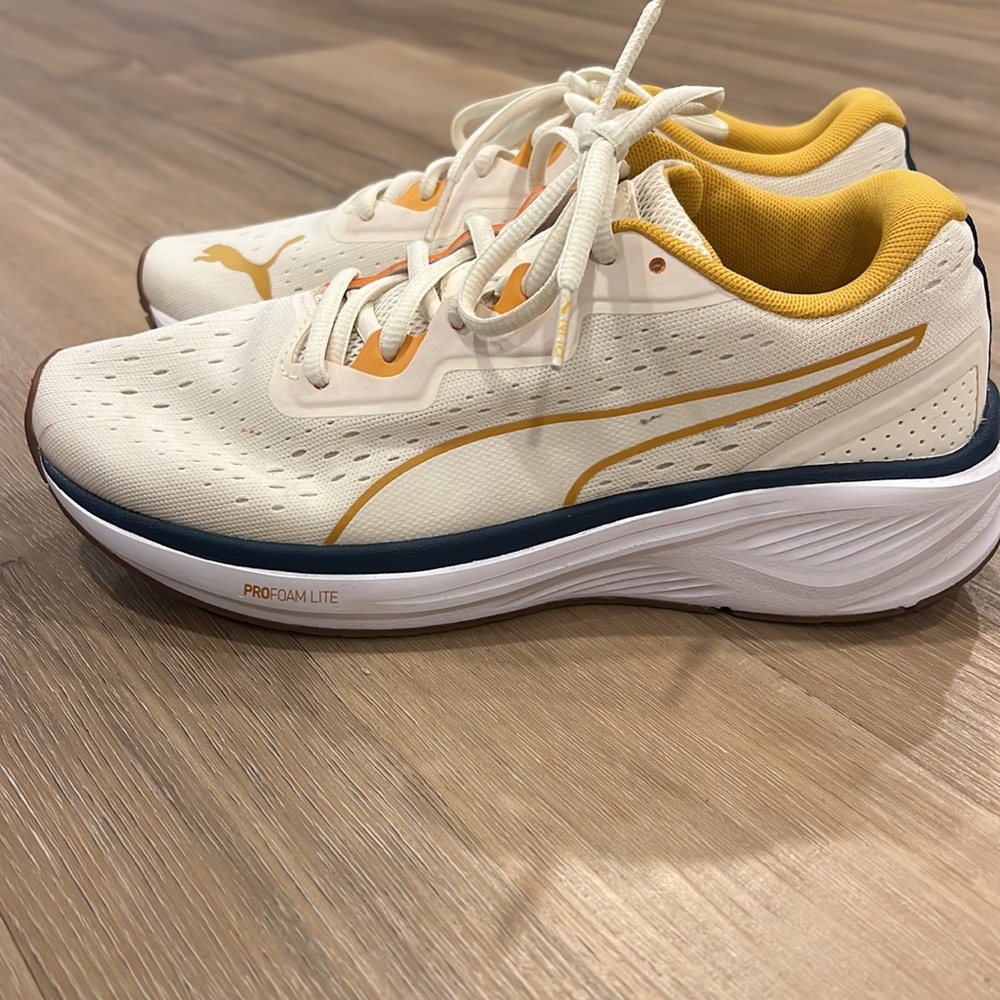 Puma Running Shoe - Picture 2 of 6